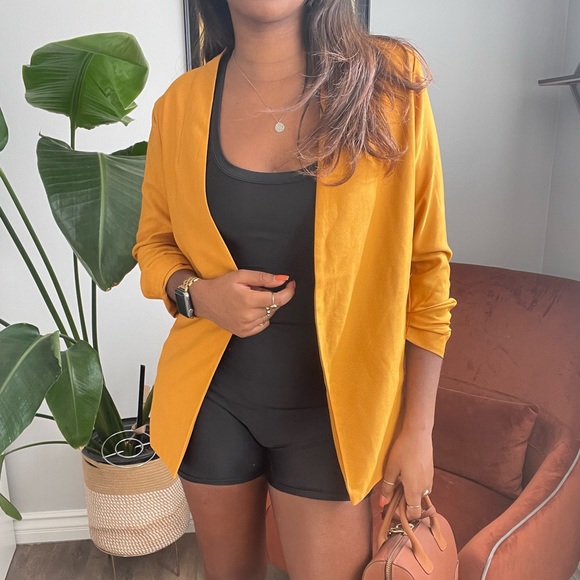 🏆 Gold Three Quarter Sleeves Blazer 🏆 - Picture 1 of 5